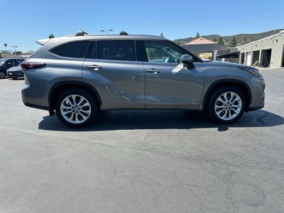2026 Toyota Highlander Hybrid Limited
