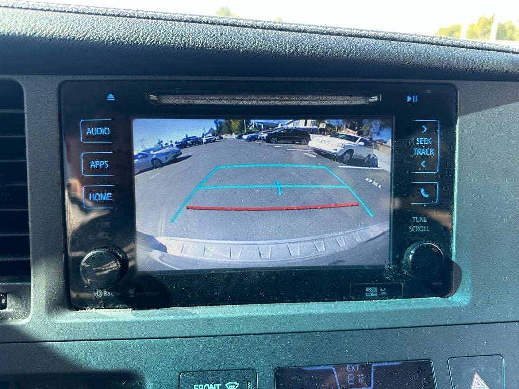 2015 Toyota Sienna SE 8 Passenger