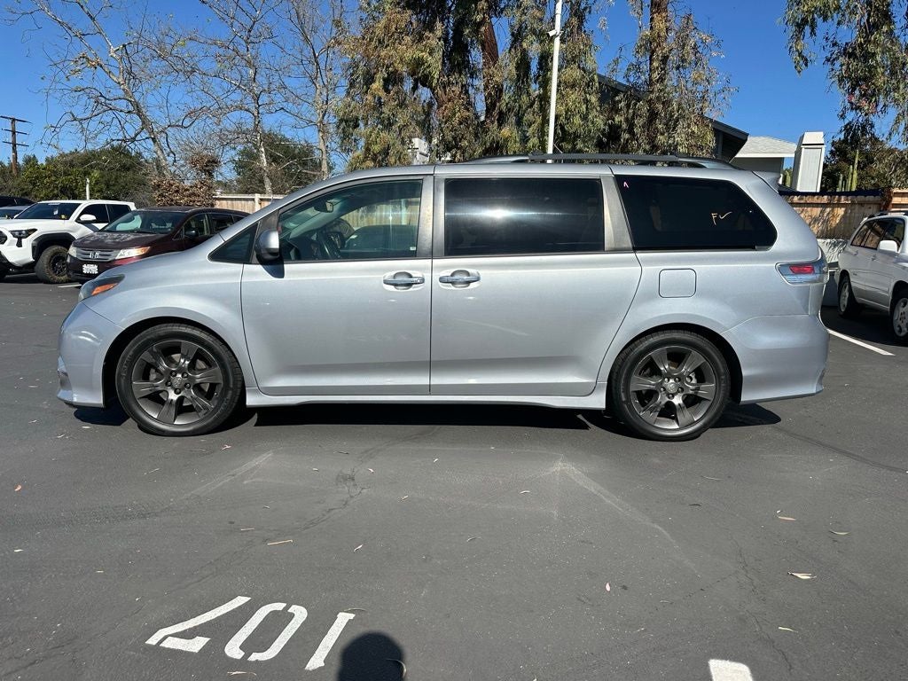 2015 Toyota Sienna SE 8 Passenger