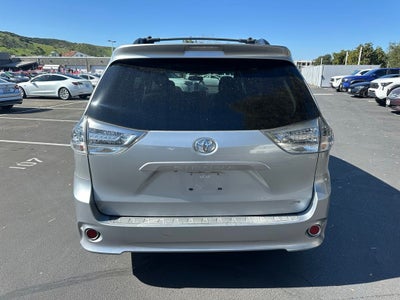2015 Toyota Sienna SE 8 Passenger