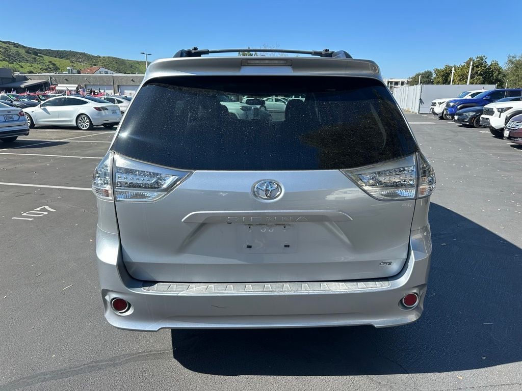 2015 Toyota Sienna SE 8 Passenger