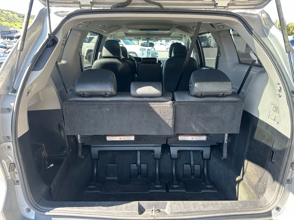 2015 Toyota Sienna SE 8 Passenger