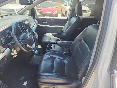 2016 Toyota Sienna SE 8 Passenger