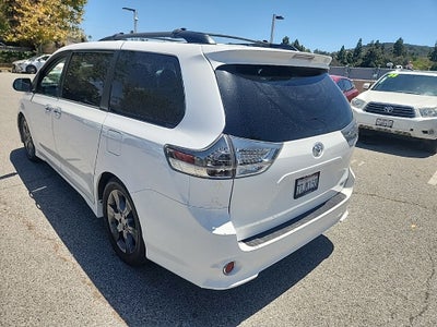 2016 Toyota Sienna SE 8 Passenger
