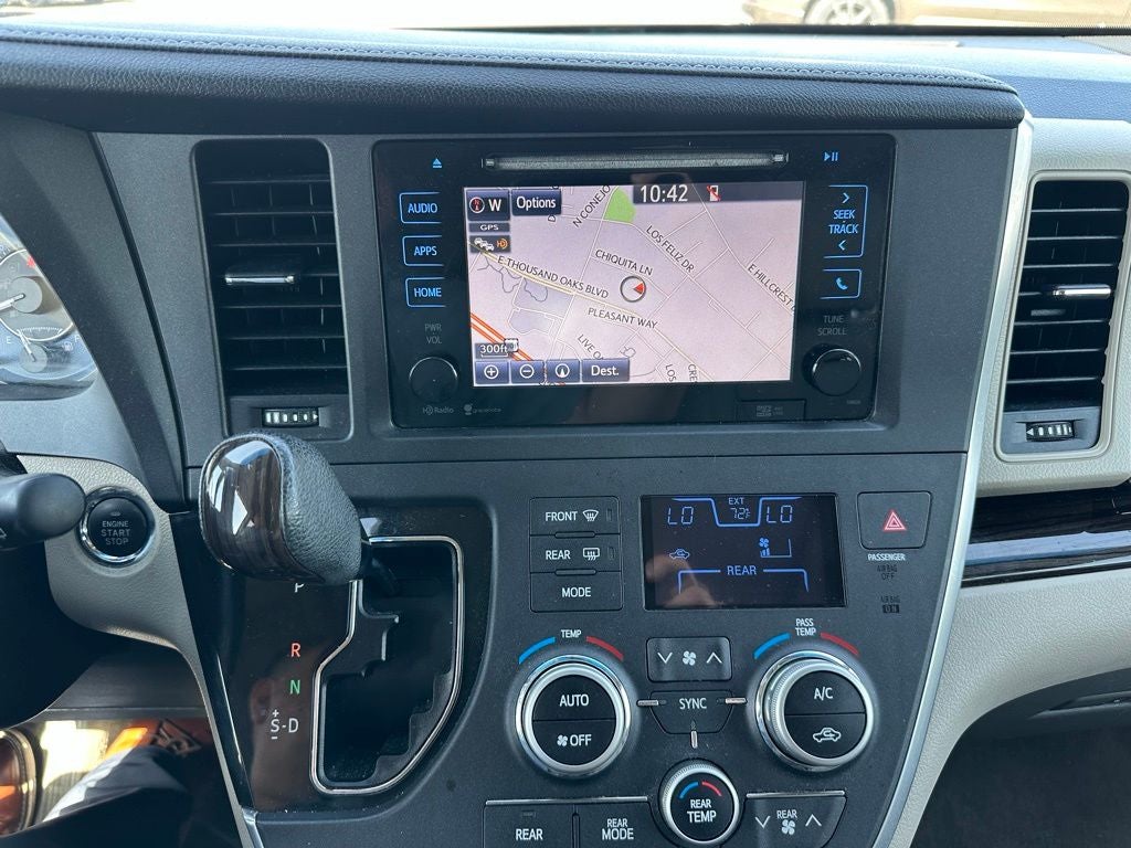 2015 Toyota Sienna XLE 8 Passenger