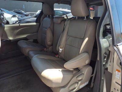 2015 Toyota Sienna XLE 8 Passenger