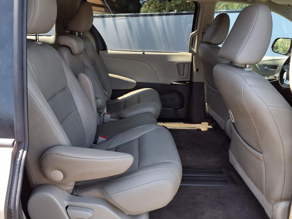 2015 Toyota Sienna XLE 8 Passenger