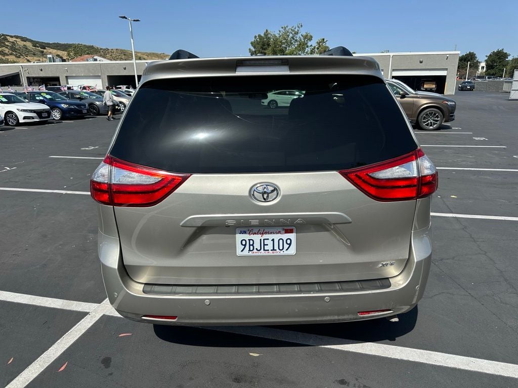2015 Toyota Sienna XLE 8 Passenger