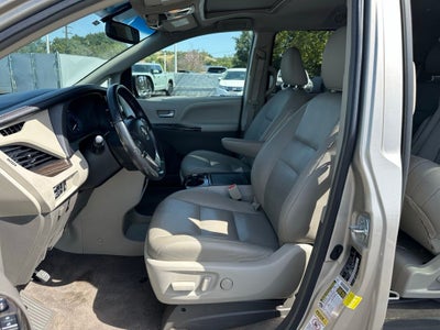 2015 Toyota Sienna XLE 8 Passenger