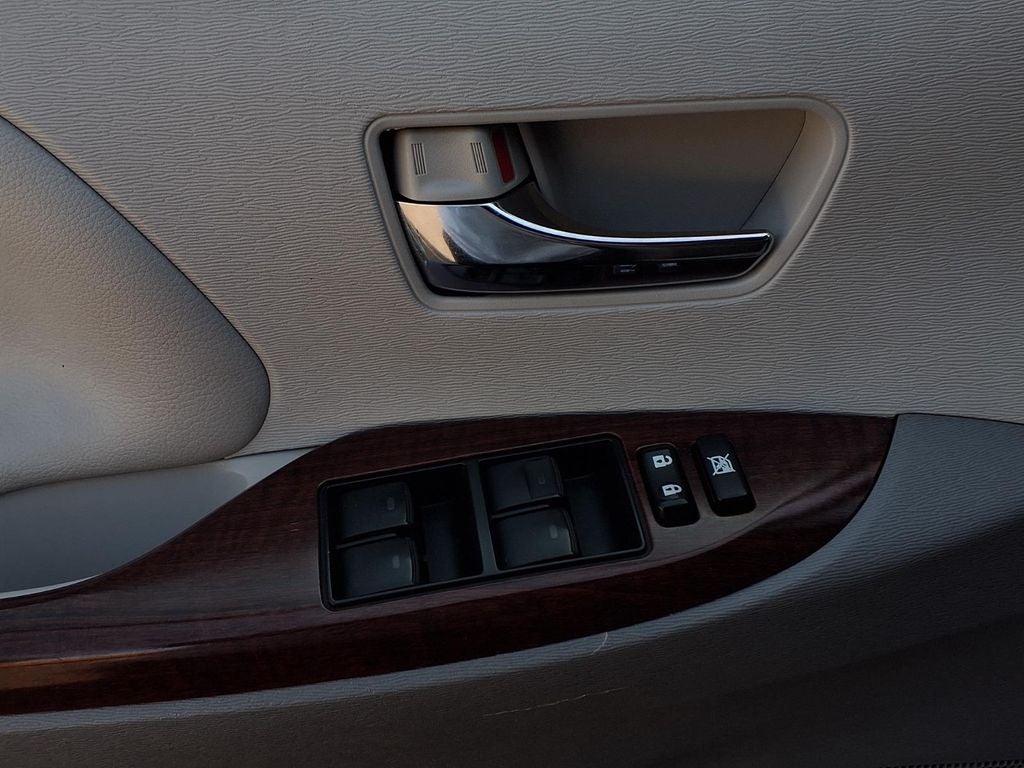 2013 Toyota Sienna XLE 8 Passenger