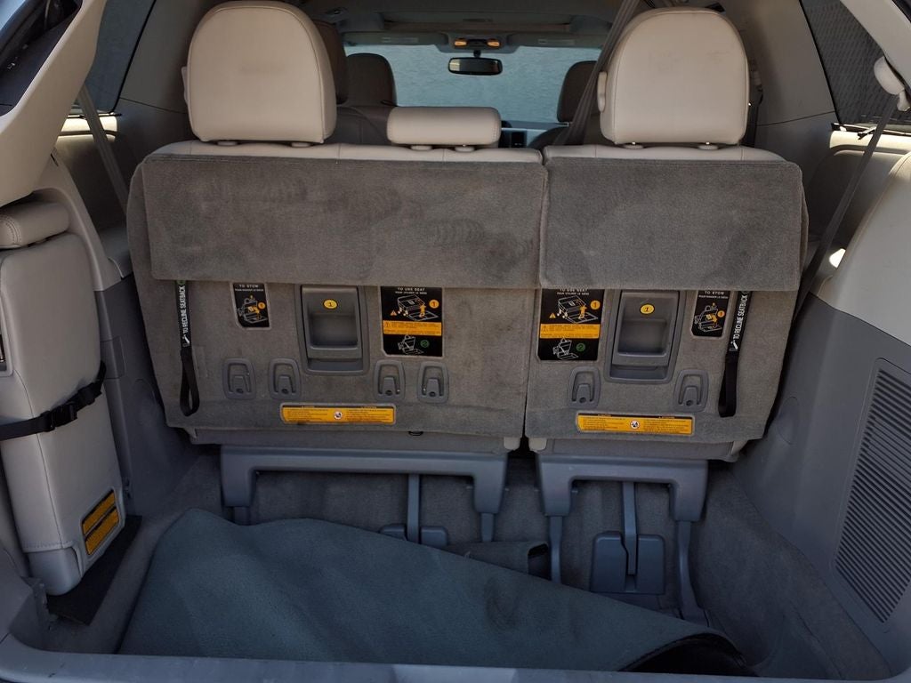2013 Toyota Sienna XLE 8 Passenger