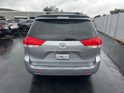 2013 Toyota Sienna XLE 8 Passenger