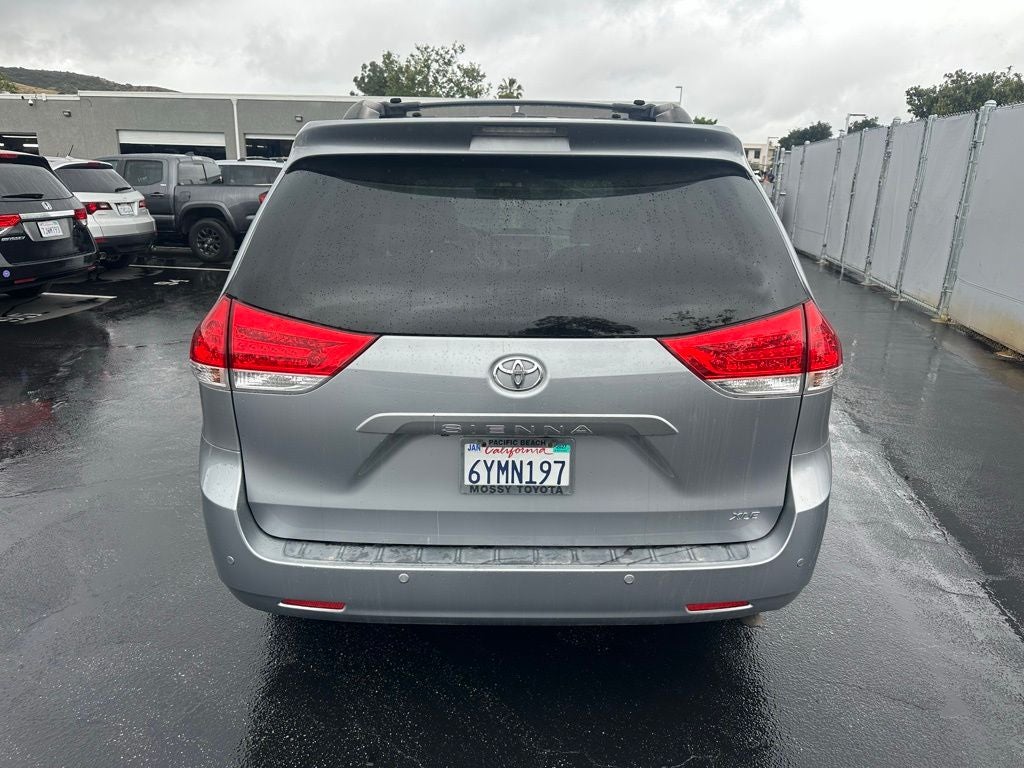 2013 Toyota Sienna XLE 8 Passenger