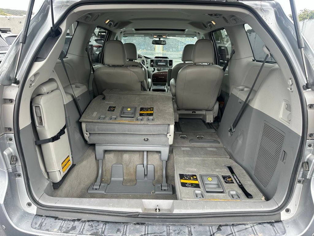 2013 Toyota Sienna XLE 8 Passenger