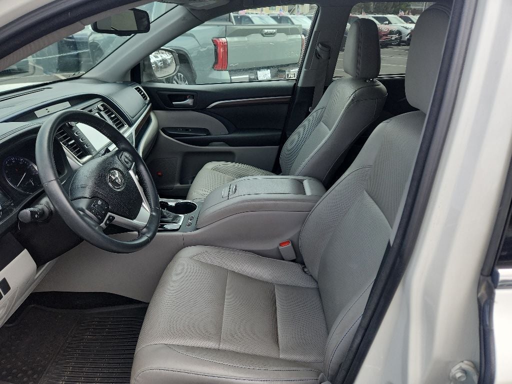 2016 Toyota Highlander Limited