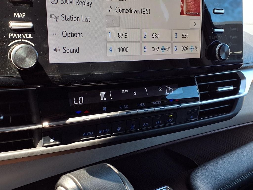 2024 Toyota Sienna XLE 8 Passenger