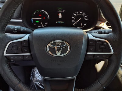 2024 Toyota Sienna XLE 8 Passenger