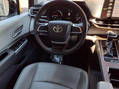 2024 Toyota Sienna XLE 8 Passenger