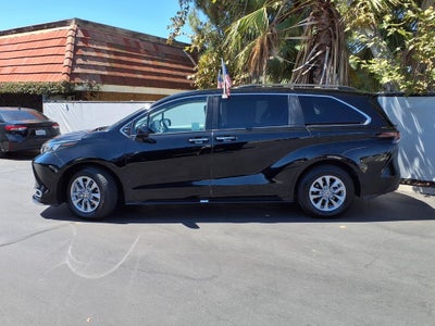 2024 Toyota Sienna XLE 8 Passenger