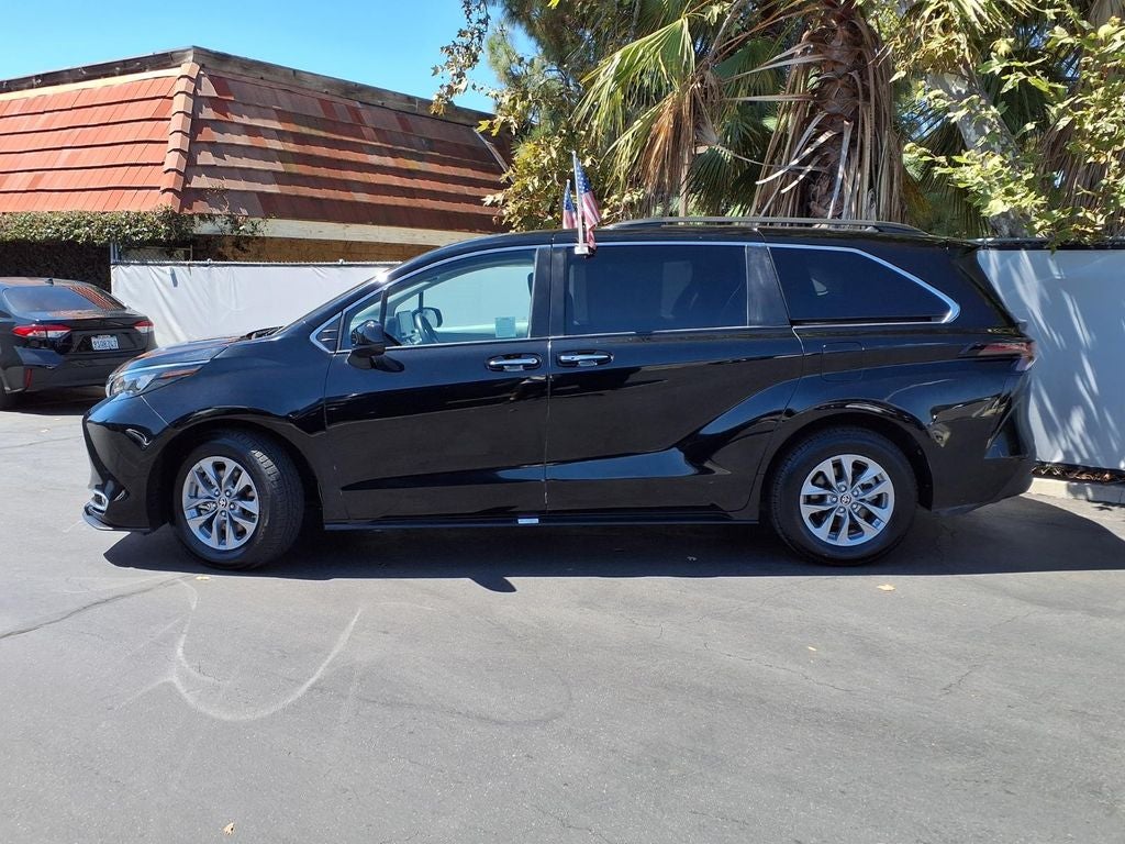 2024 Toyota Sienna XLE 8 Passenger