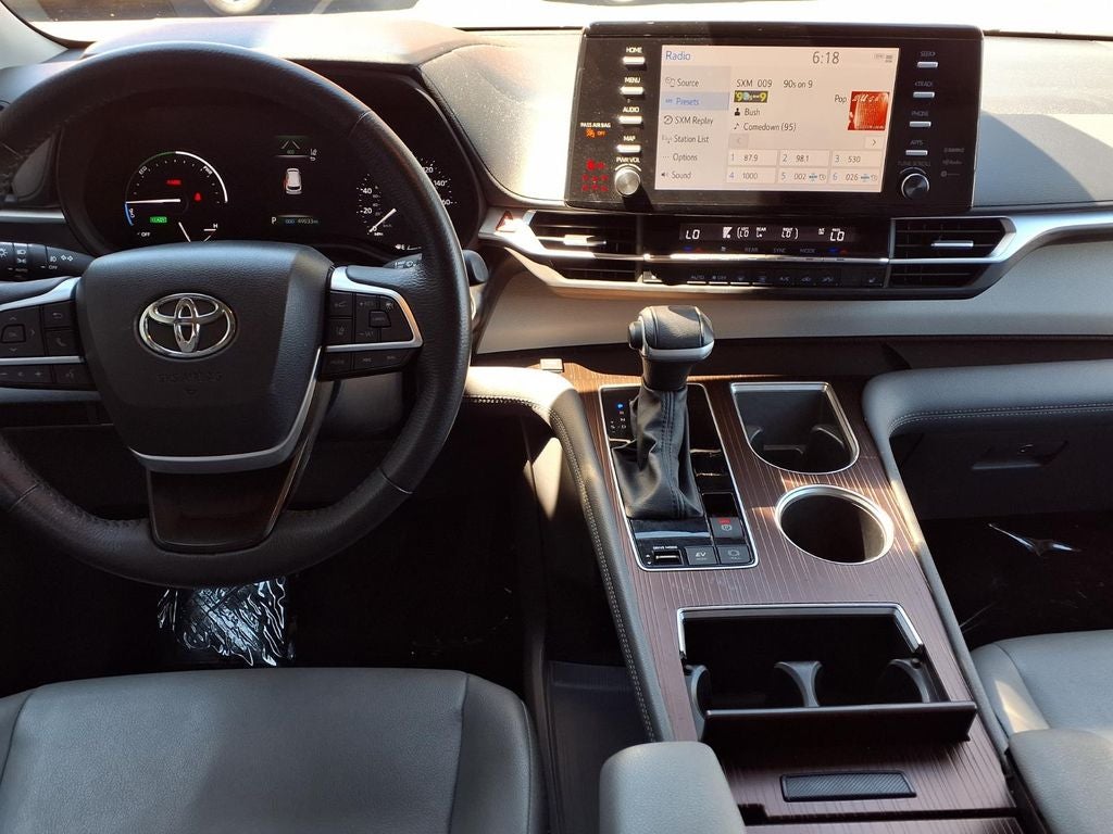 2024 Toyota Sienna XLE 8 Passenger