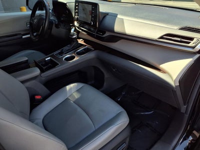 2024 Toyota Sienna XLE 8 Passenger