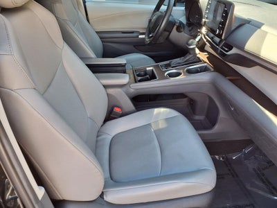 2024 Toyota Sienna XLE 8 Passenger