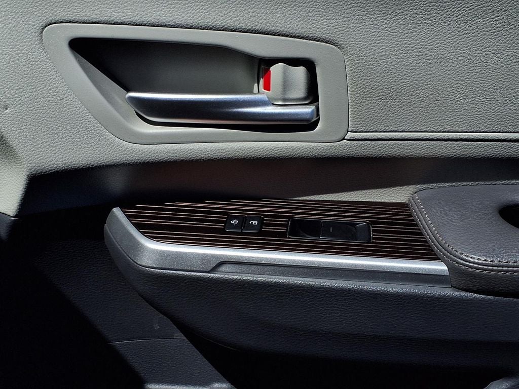 2024 Toyota Sienna XLE 8 Passenger
