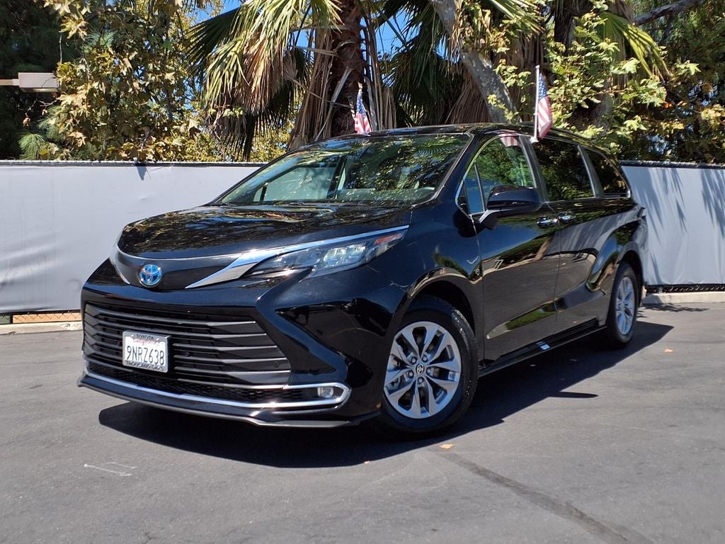 2024 Toyota Sienna XLE 8 Passenger