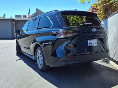 2024 Toyota Sienna XLE 8 Passenger
