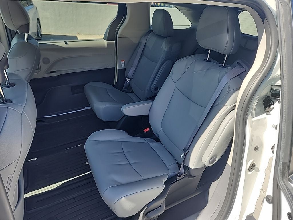 2022 Toyota Sienna XLE 7 Passenger