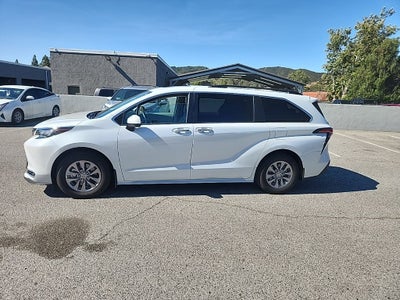 2022 Toyota Sienna XLE 7 Passenger