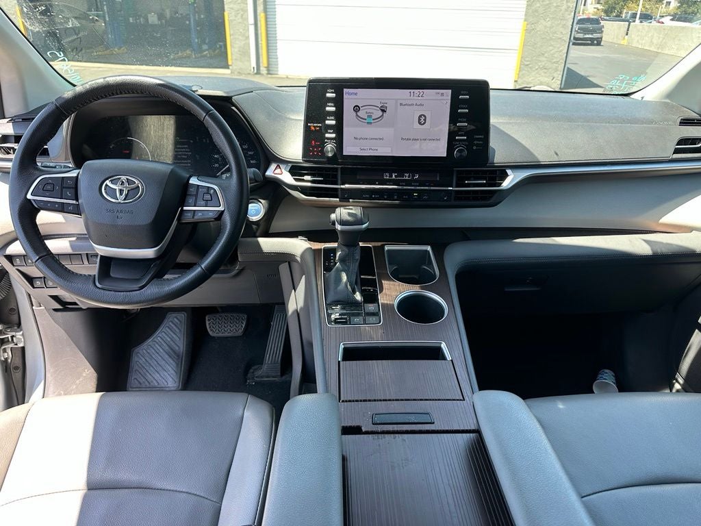 2022 Toyota Sienna XLE 8 Passenger