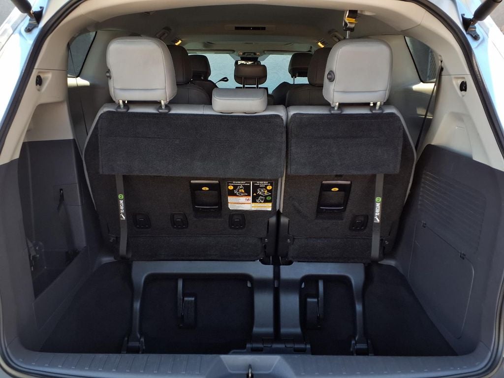 2022 Toyota Sienna XLE 8 Passenger
