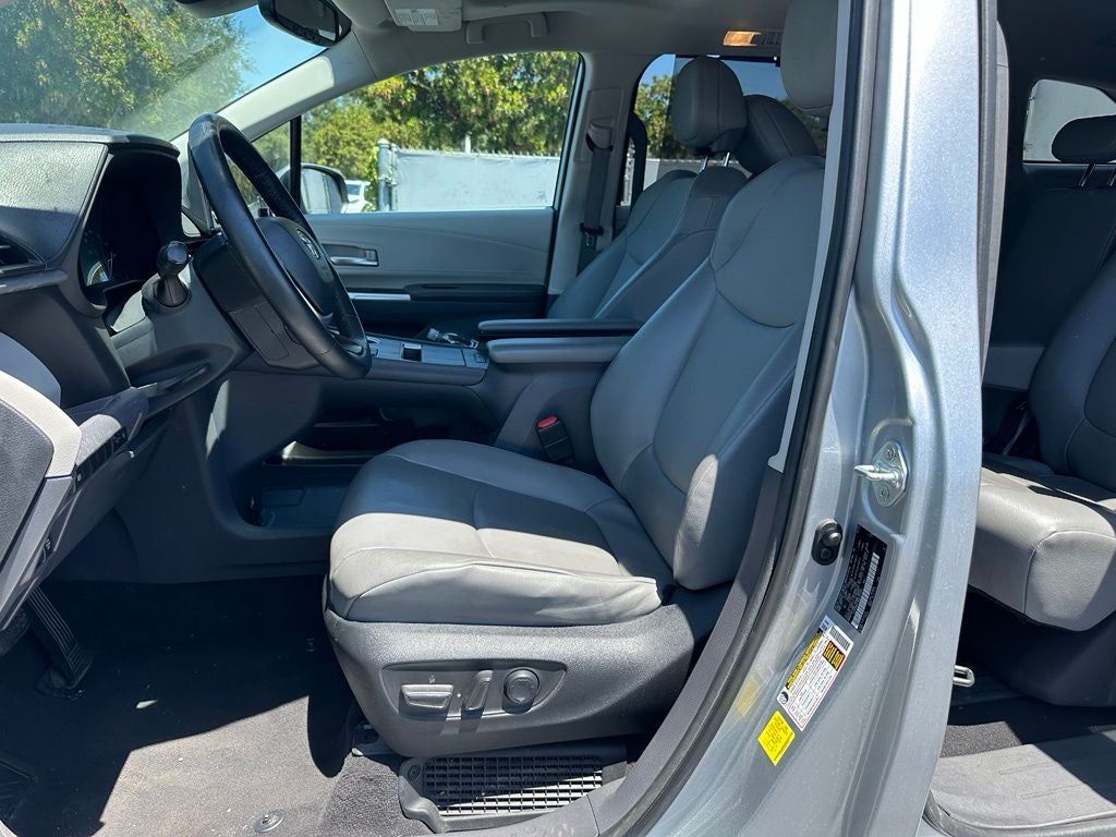 2022 Toyota Sienna XLE 8 Passenger