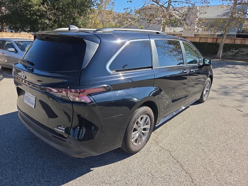 2023 Toyota Sienna XLE 8 Passenger