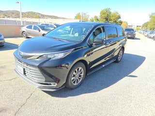 2023 Toyota Sienna XLE 8 Passenger