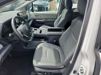 2023 Toyota Sienna XLE 8 Passenger