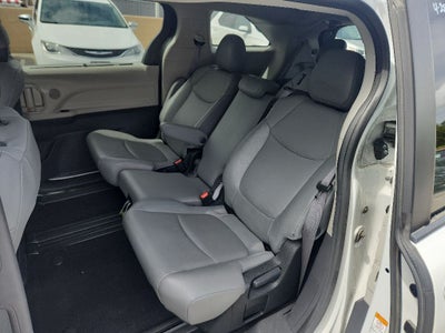 2023 Toyota Sienna XLE 8 Passenger