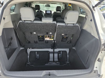 2023 Toyota Sienna XLE 8 Passenger