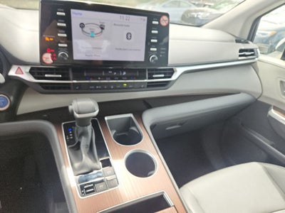 2023 Toyota Sienna XLE 8 Passenger