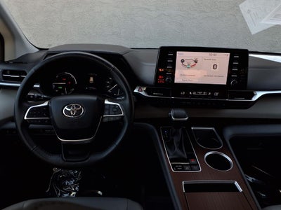2023 Toyota Sienna XLE 8 Passenger