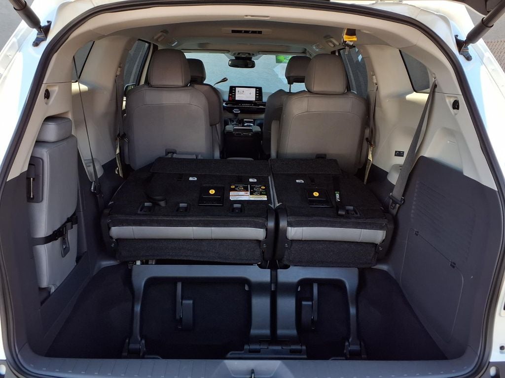2023 Toyota Sienna XLE 8 Passenger