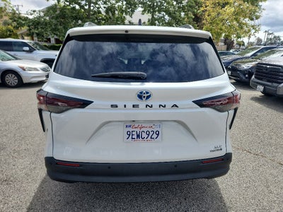 2023 Toyota Sienna XLE 8 Passenger