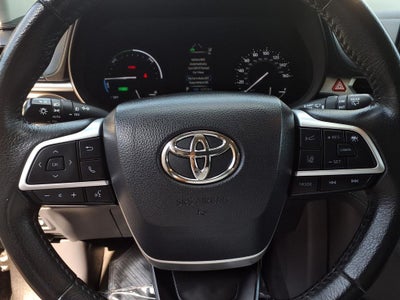 2024 Toyota Sienna XLE 8 Passenger