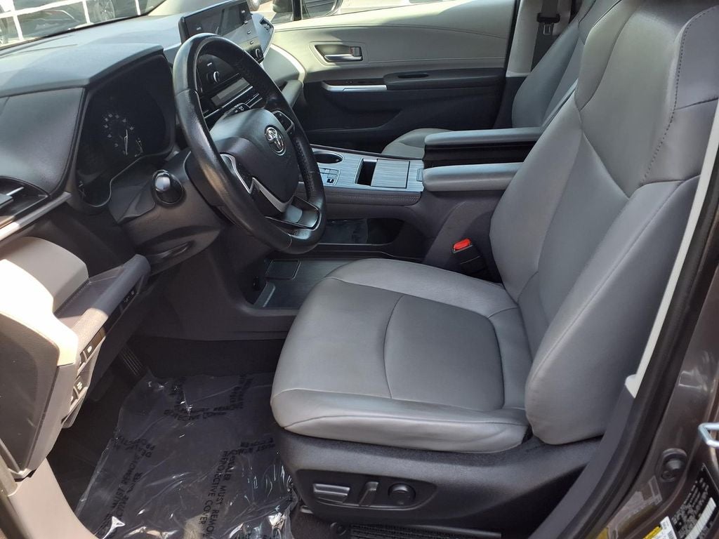 2024 Toyota Sienna XLE 8 Passenger