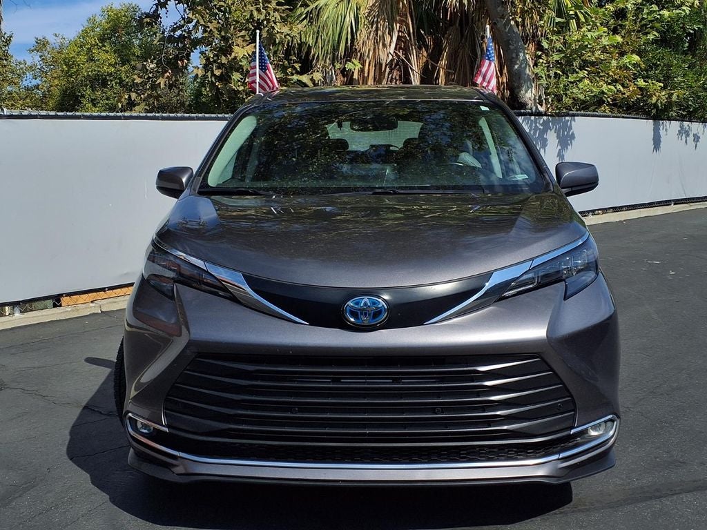 2024 Toyota Sienna XLE 8 Passenger