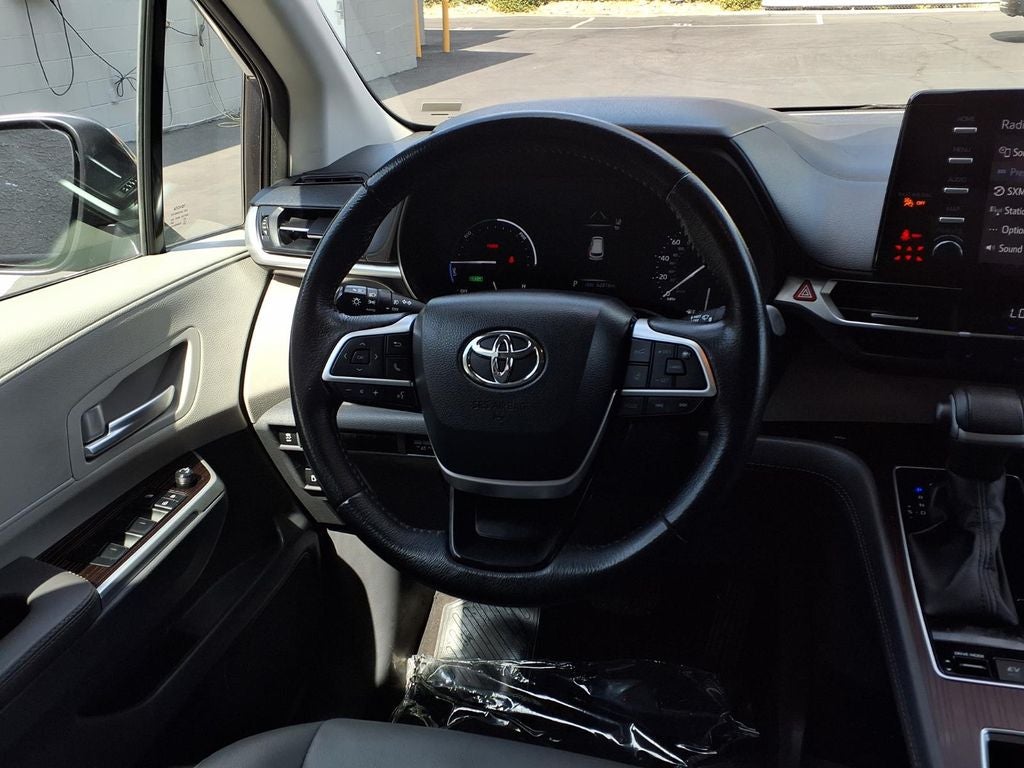 2024 Toyota Sienna XLE 8 Passenger