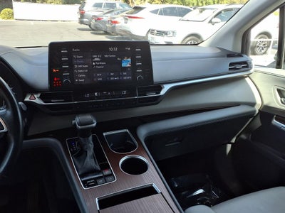 2024 Toyota Sienna XLE 8 Passenger