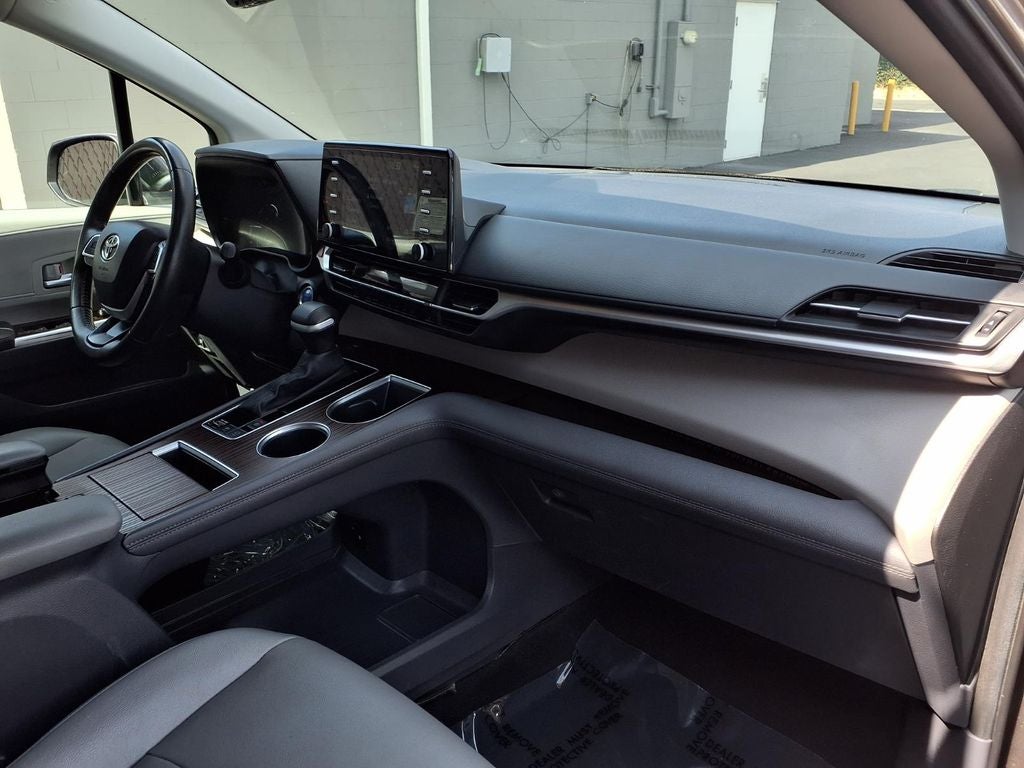 2024 Toyota Sienna XLE 8 Passenger